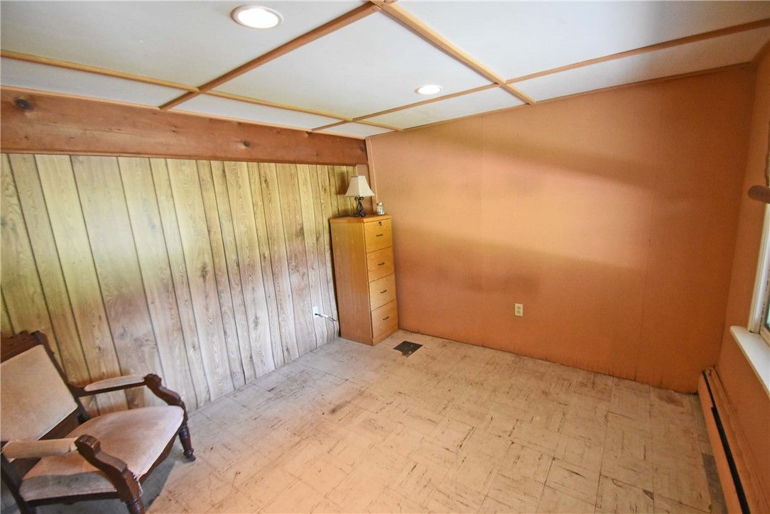 Empty room, Interior, Recessed Lighting, Wooden Walls
