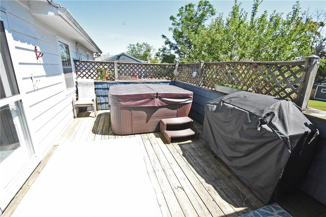 Exterior, Hot Tub