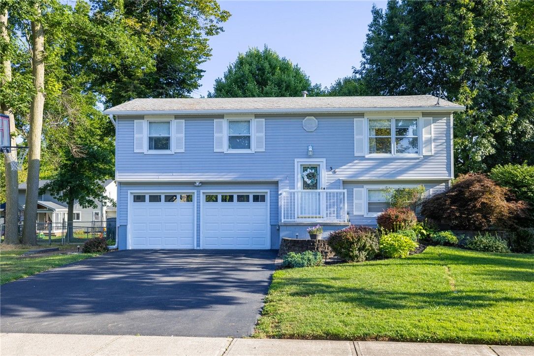 Attached, Exterior, Facade, Raised Ranch
