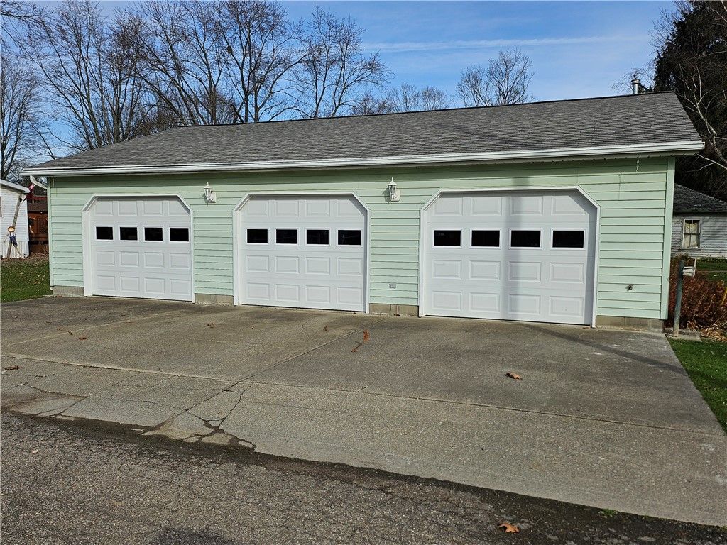 Detached Garage, Exterior