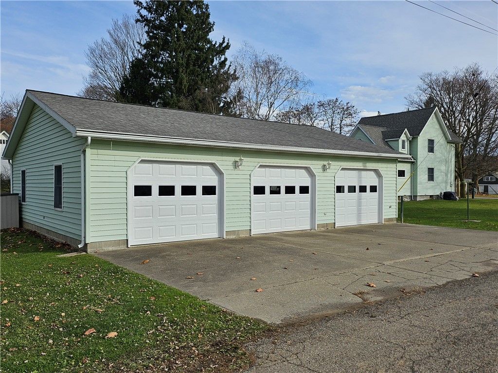 Detached Garage, Exterior