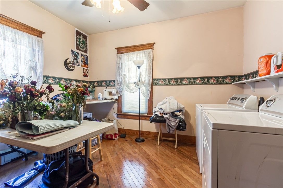 Interior, Washer, Wood Texture Flooring