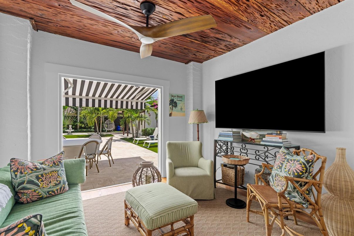Interior, Living room, Wooden Ceilings