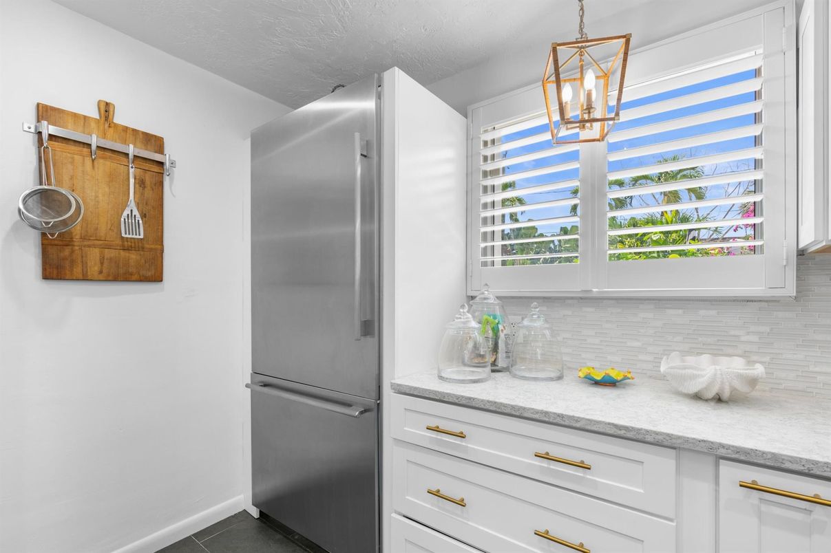 Interior, Kitchen, Pendant Lights, Stainless Steel Appliances