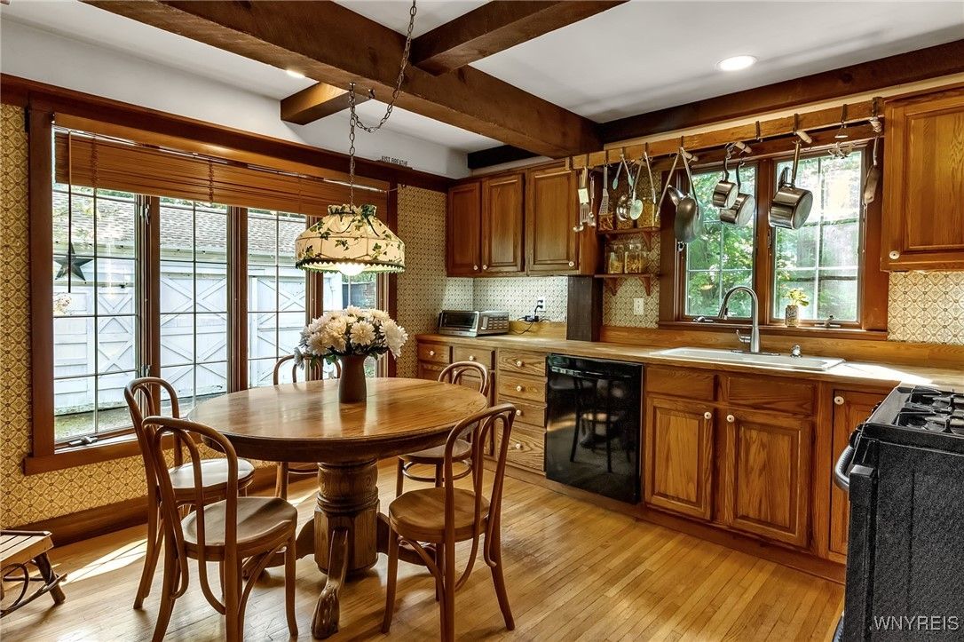 Dining room, Interior, Kitchen, Pendant Lights, Recessed Lighting, Wooden Beams, Wood Texture Flooring
