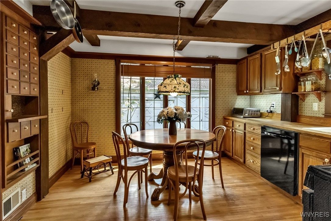 Dining room, Interior, Kitchen, Pendant Lights, Wooden Beams, Wood Texture Flooring