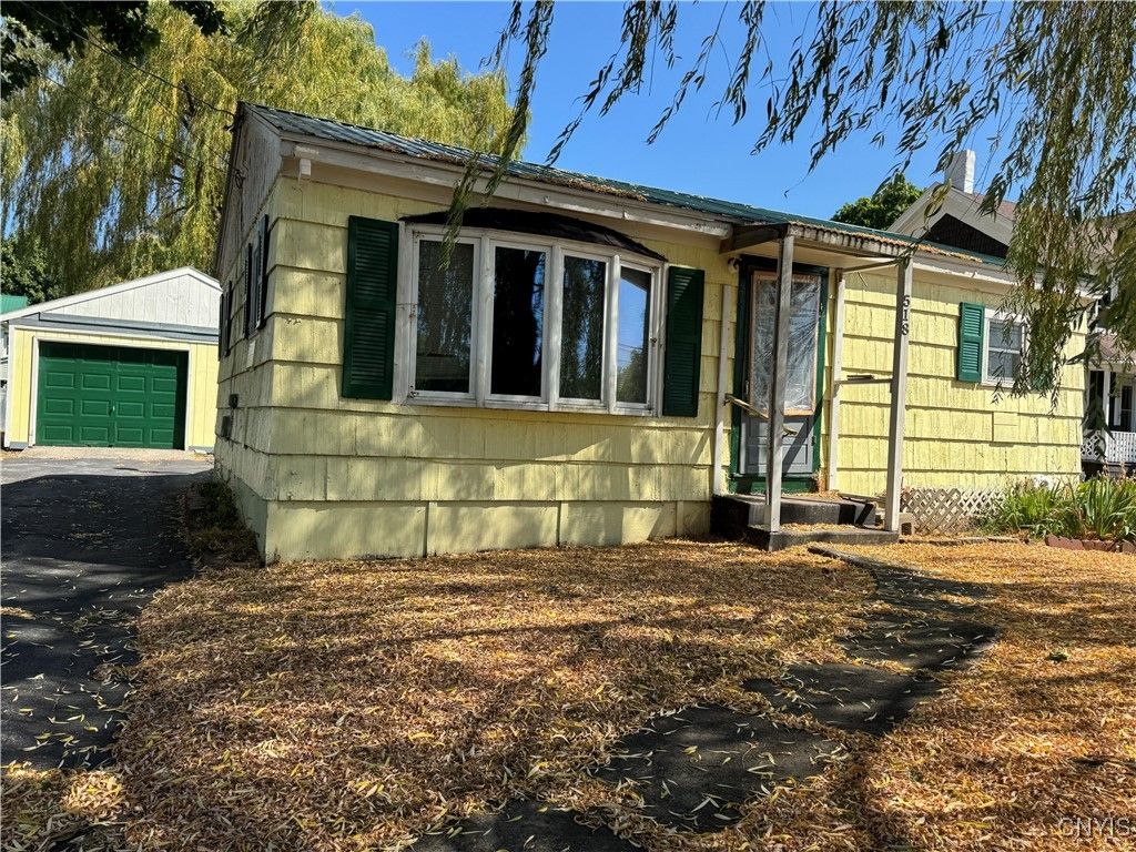 Backyard, Detached Garage, Exterior