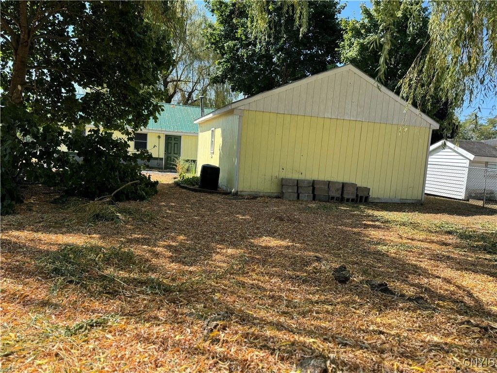 Backyard, Exterior