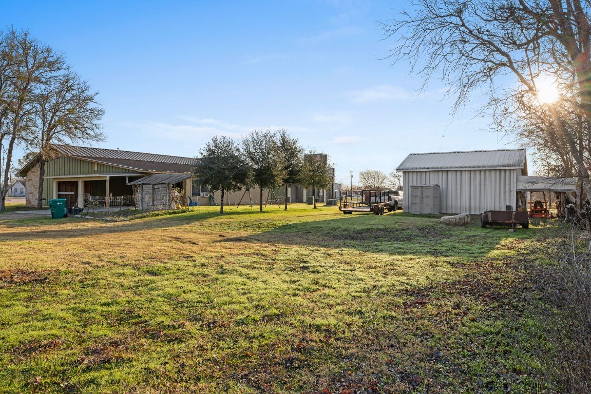 Backyard, Exterior