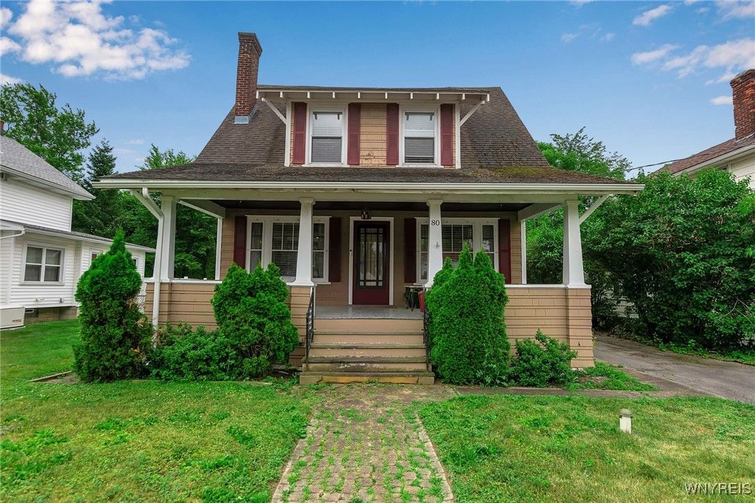 Exterior, Facade, Cape Cod