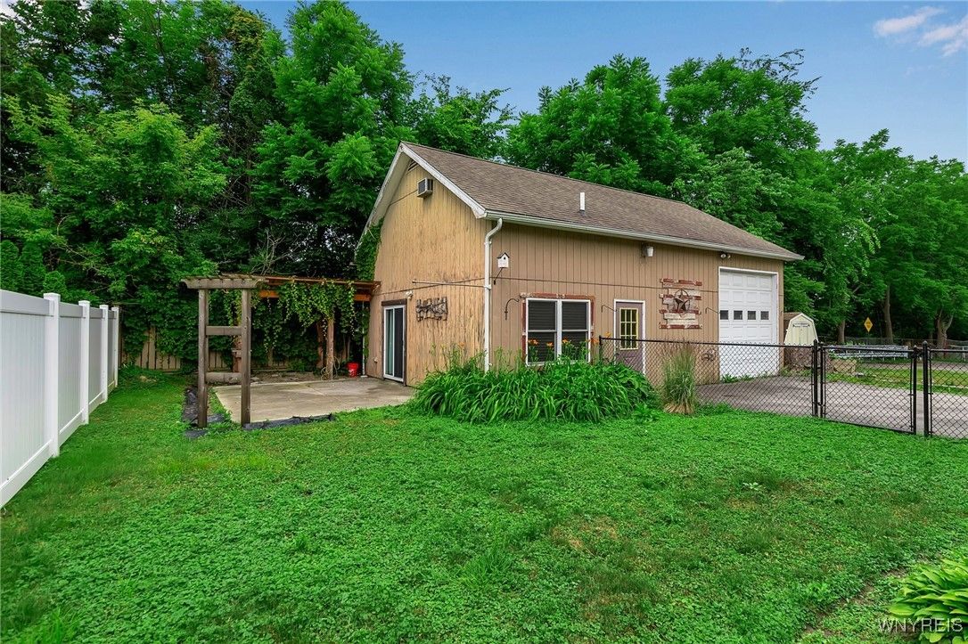 Backyard, Detached Garage, Exterior