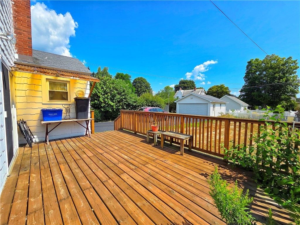 Detached Garage, Exterior