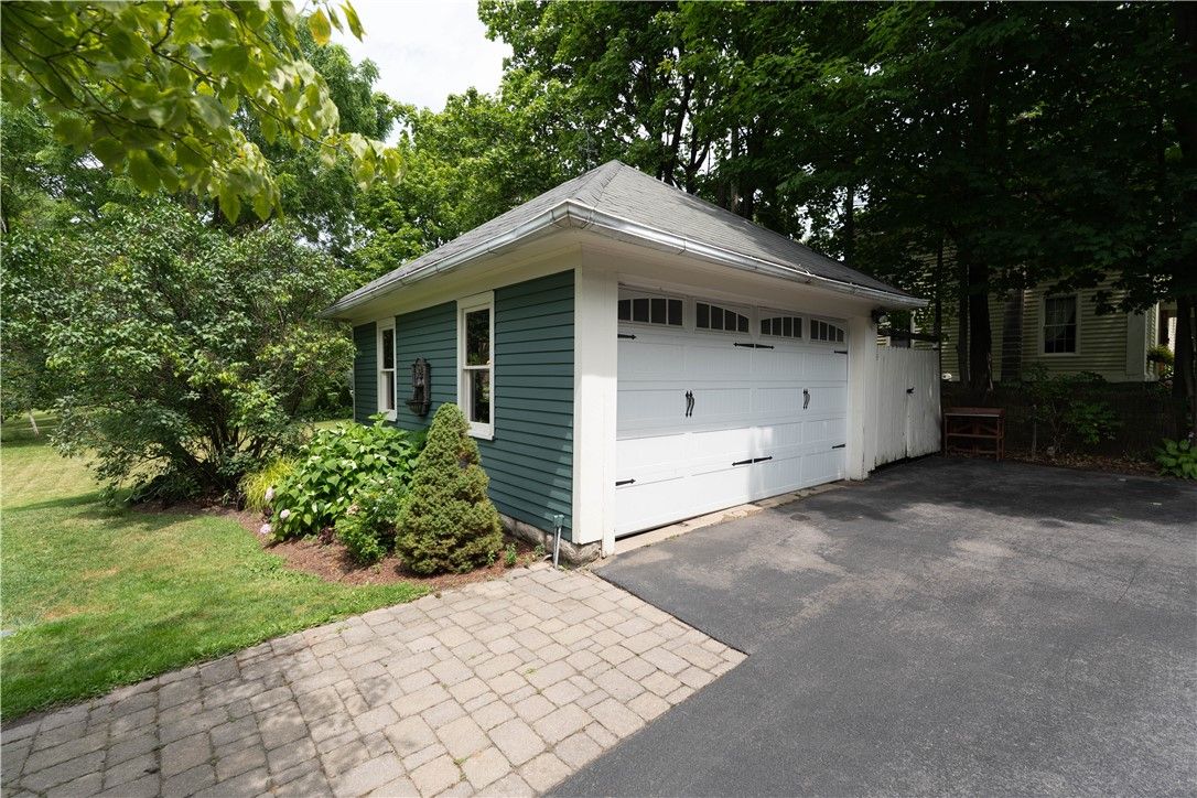 Detached Garage, Exterior