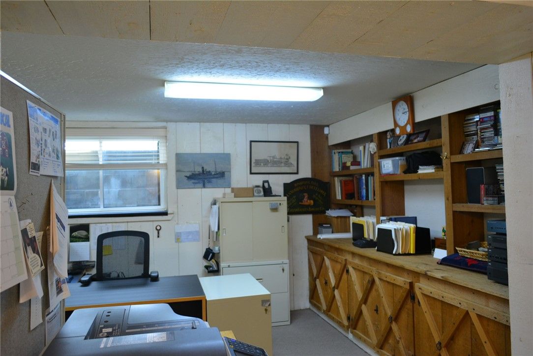 Home Office, Interior