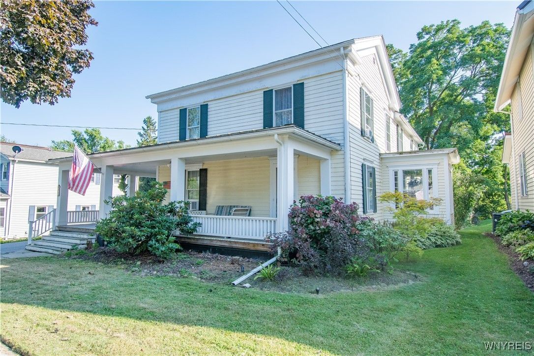 Backyard, Exterior, Facade, American Foursquare