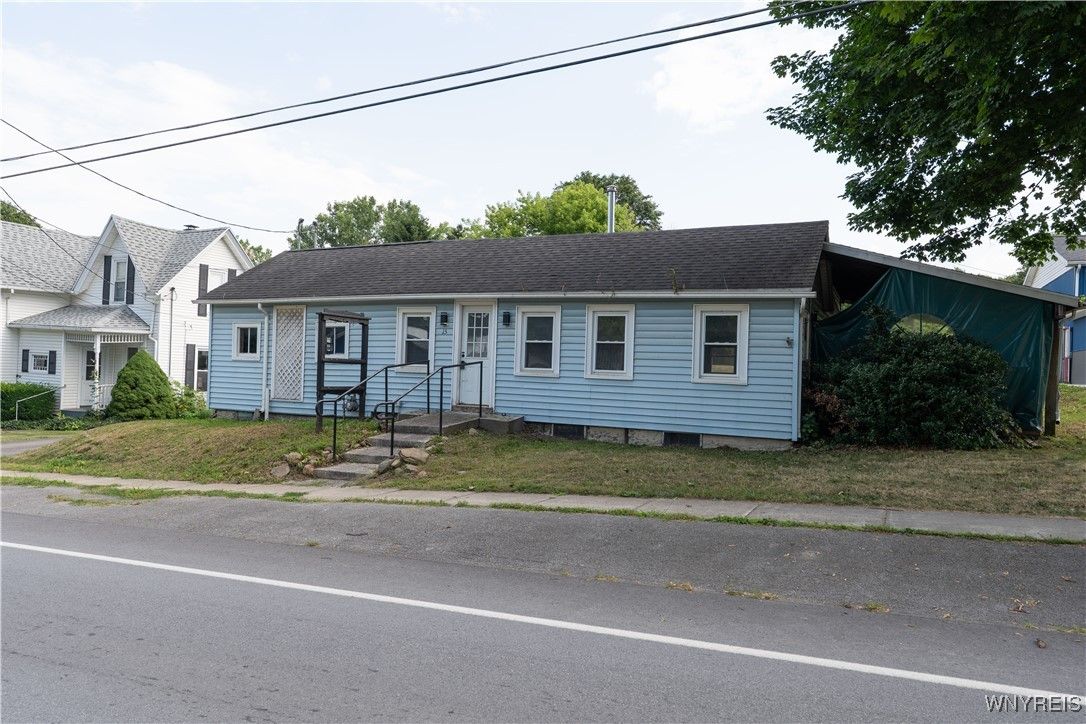 Exterior, Facade, Cape Cod