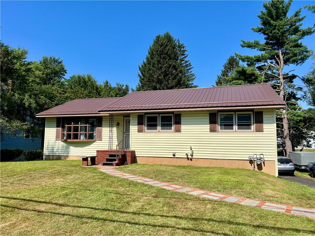 Exterior, Facade, Cape Cod