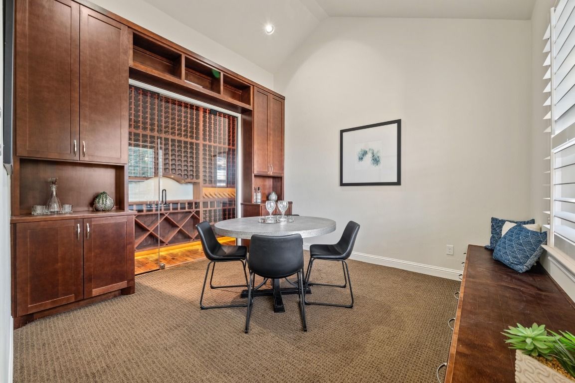 Dining room, Interior, Recessed Lighting