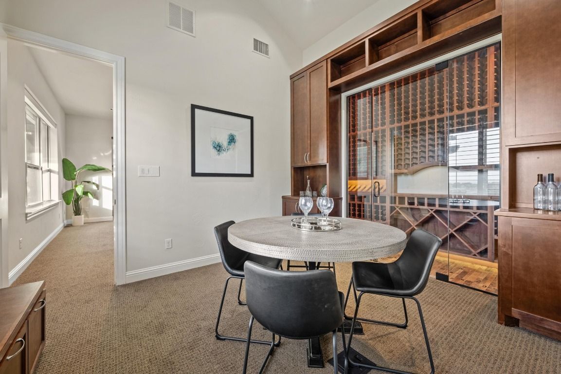 Dining room, Interior