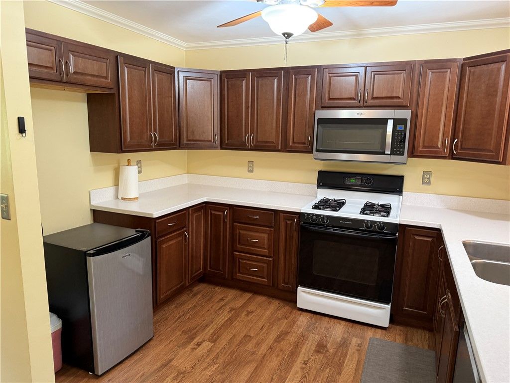 Interior, Kitchen, Wood Texture Flooring