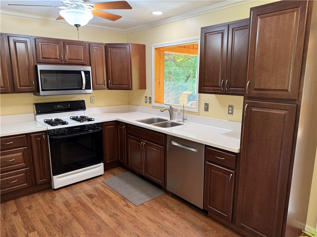Interior, Kitchen, Recessed Lighting, Wood Texture Flooring