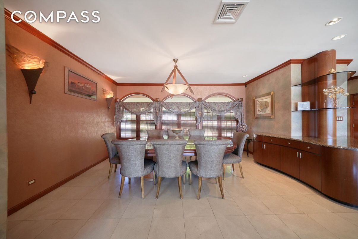 Dining room, Interior, Pendant Lights, Recessed Lighting