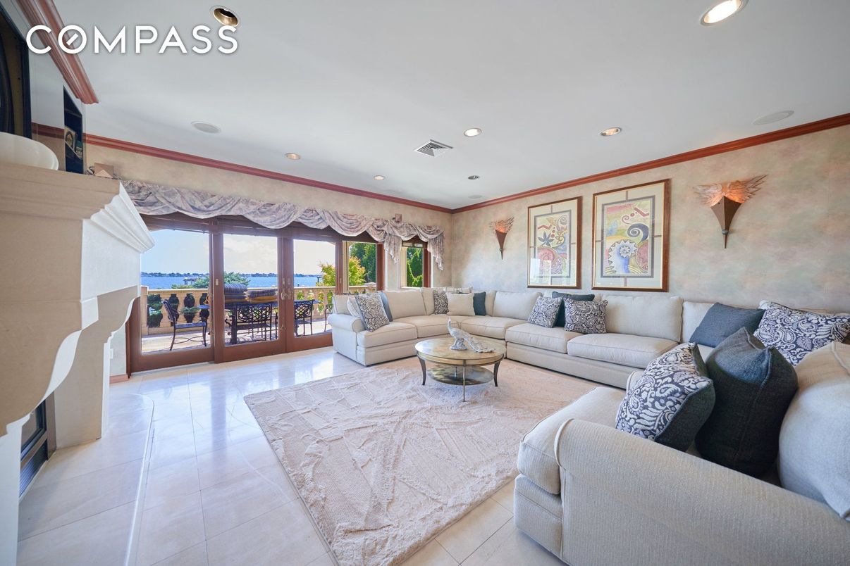 Fireplace, Interior, Living room, Recessed Lighting, Water