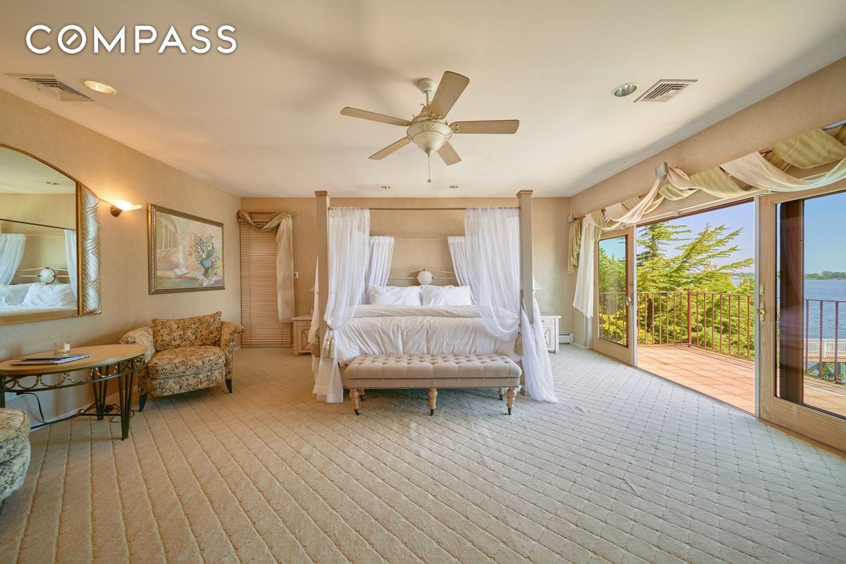Bedroom, Interior, Recessed Lighting, Water