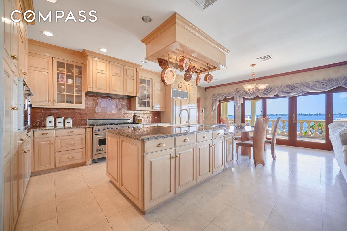 Chandelier, Dining room, Interior, Kitchen, Recessed Lighting, Stainless Steel Appliances, Water