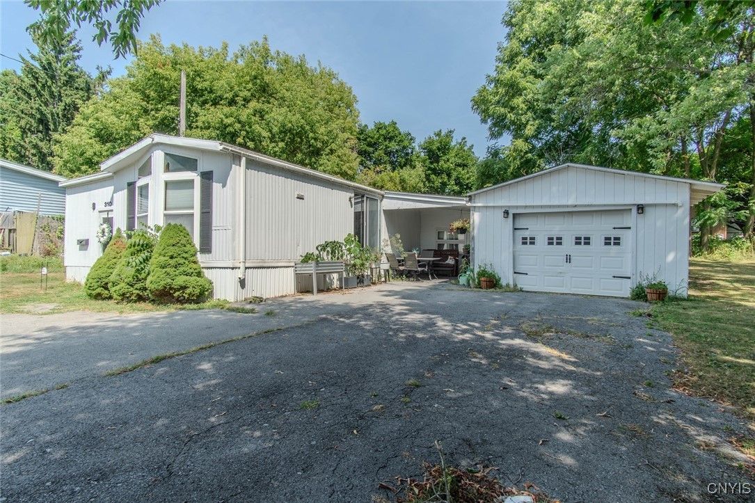 Detached Garage, Exterior