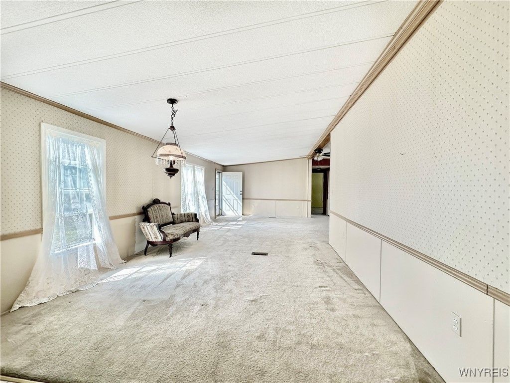 Empty room, Interior, Pendant Lights