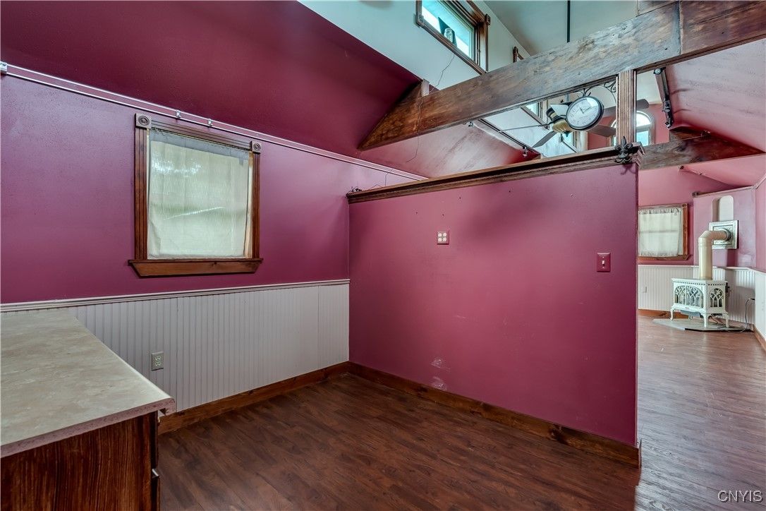 Empty room, Interior, Wooden Beams, Wood Texture Flooring