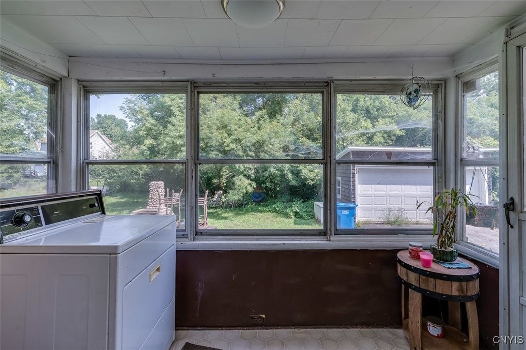 Interior, Sun Room, Washer