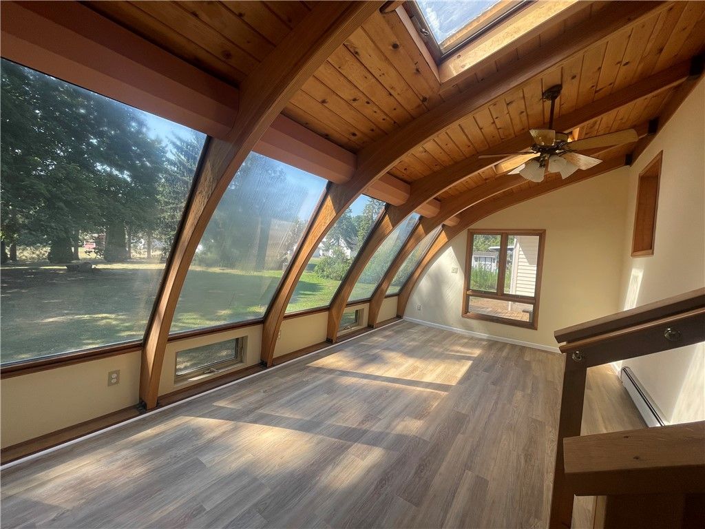 Empty room, Interior, Sun Room, Wooden Beams, Wooden Ceilings, Wood Texture Flooring