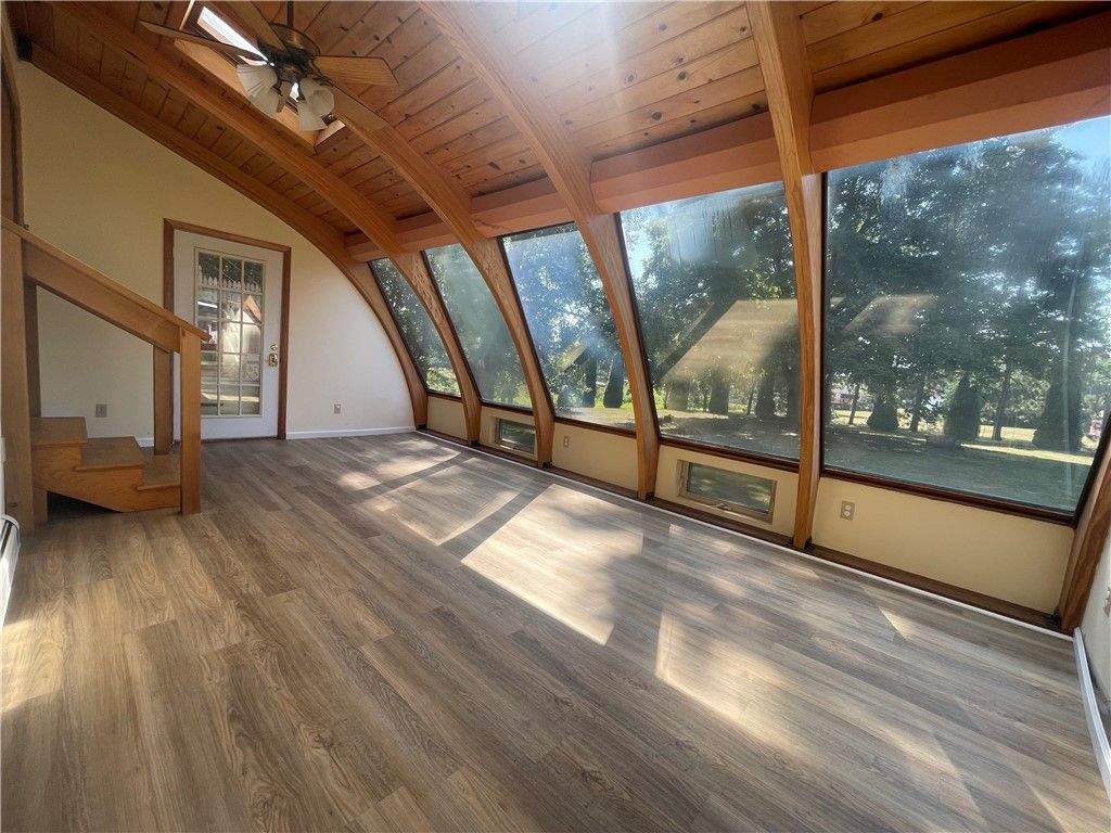 Empty room, Interior, Sun Room, Wooden Beams, Wooden Ceilings, Wood Texture Flooring