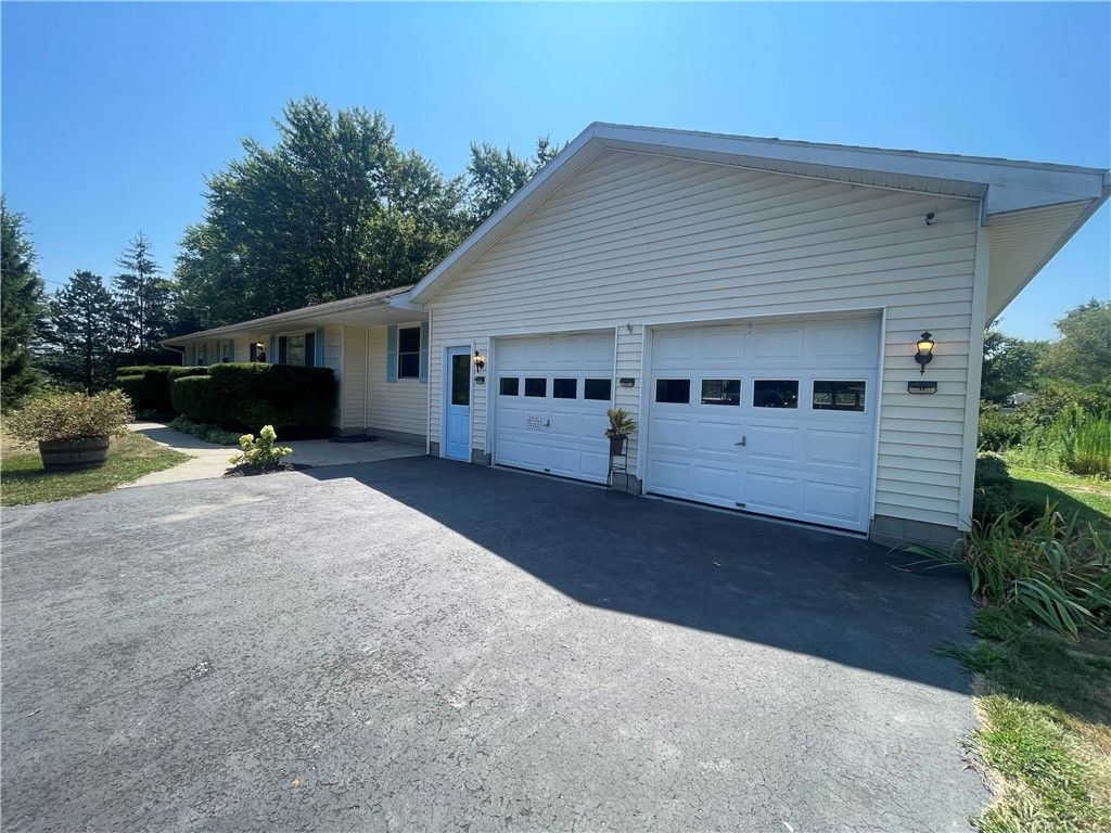 Detached Garage, Exterior