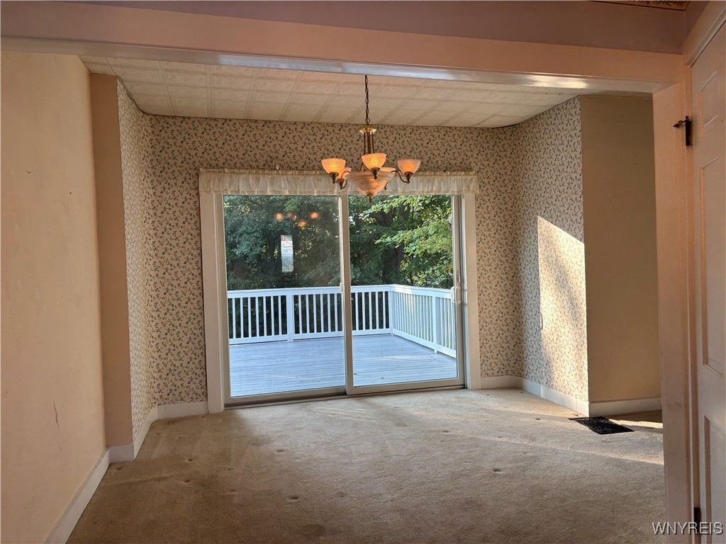 Chandelier, Empty room, Interior