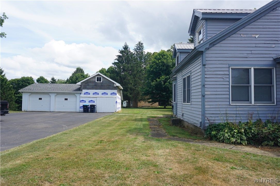 Backyard, Detached Garage, Exterior