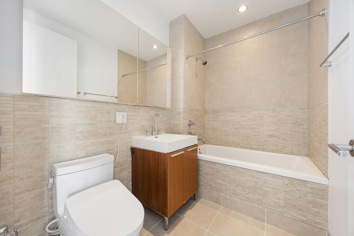 Bathroom, Interior, Recessed Lighting