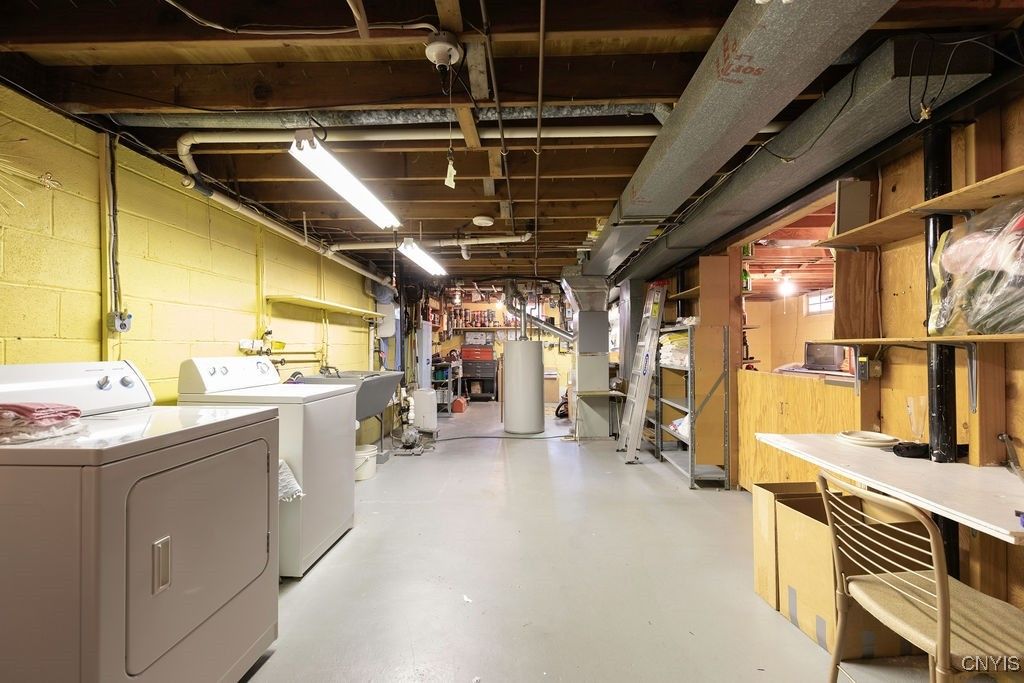 Interior, Washer, Wooden Beams