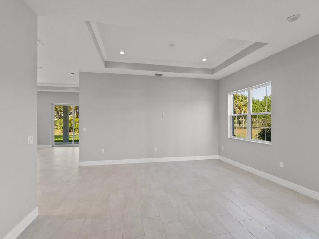 Empty room, Interior, Recessed Lighting