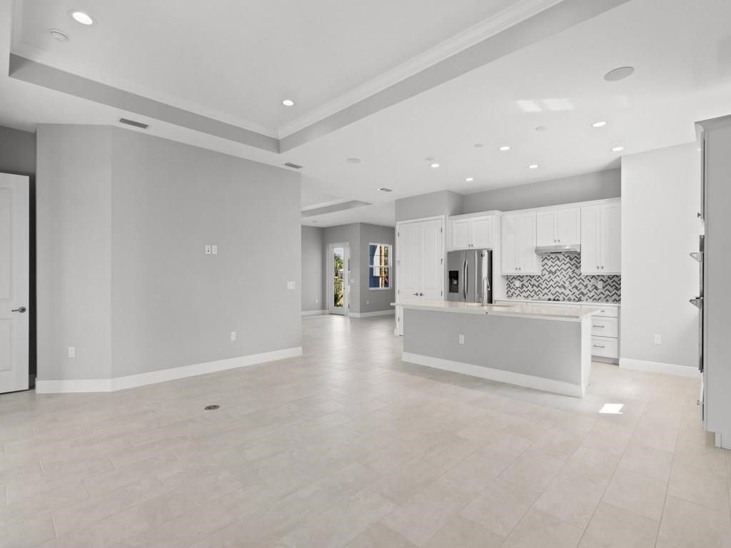 Empty room, Interior, Kitchen, Recessed Lighting