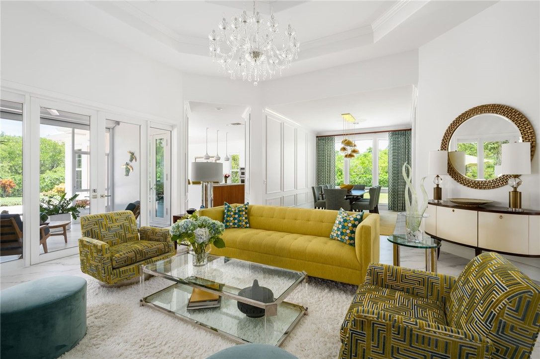 Chandelier, Dining room, Interior, Living room, Pendant Lights