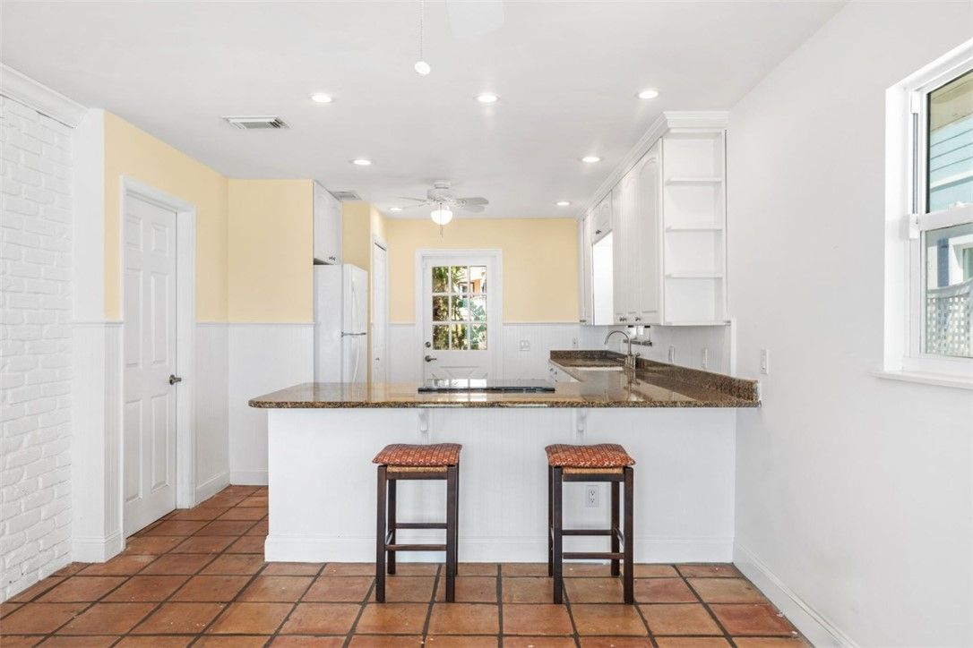 Interior, Kitchen, Recessed Lighting