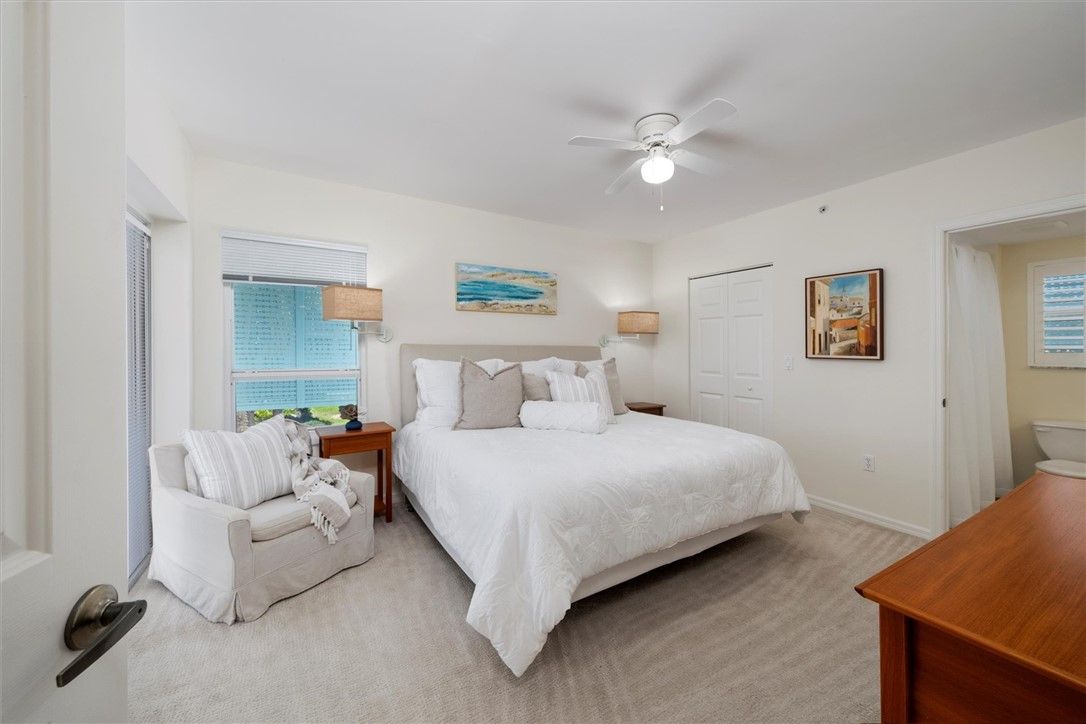Bedroom, Interior, Water