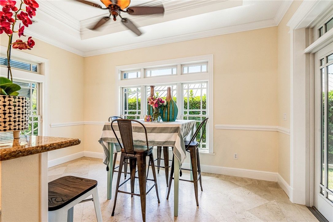 Dining room, Interior
