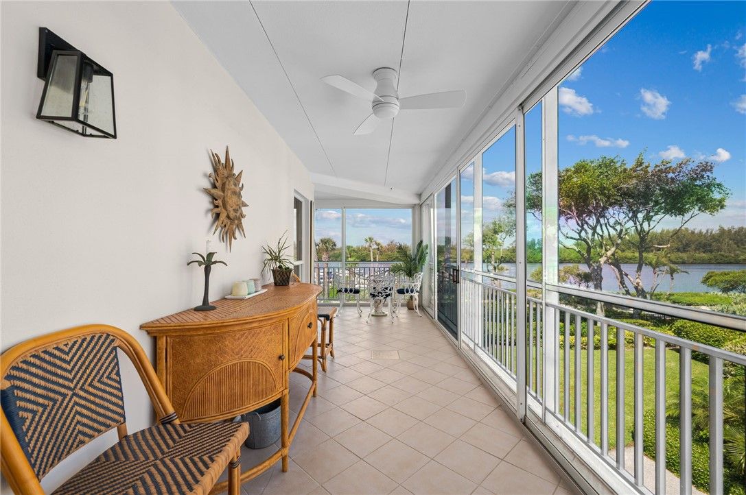 Interior, Sun Room, Water