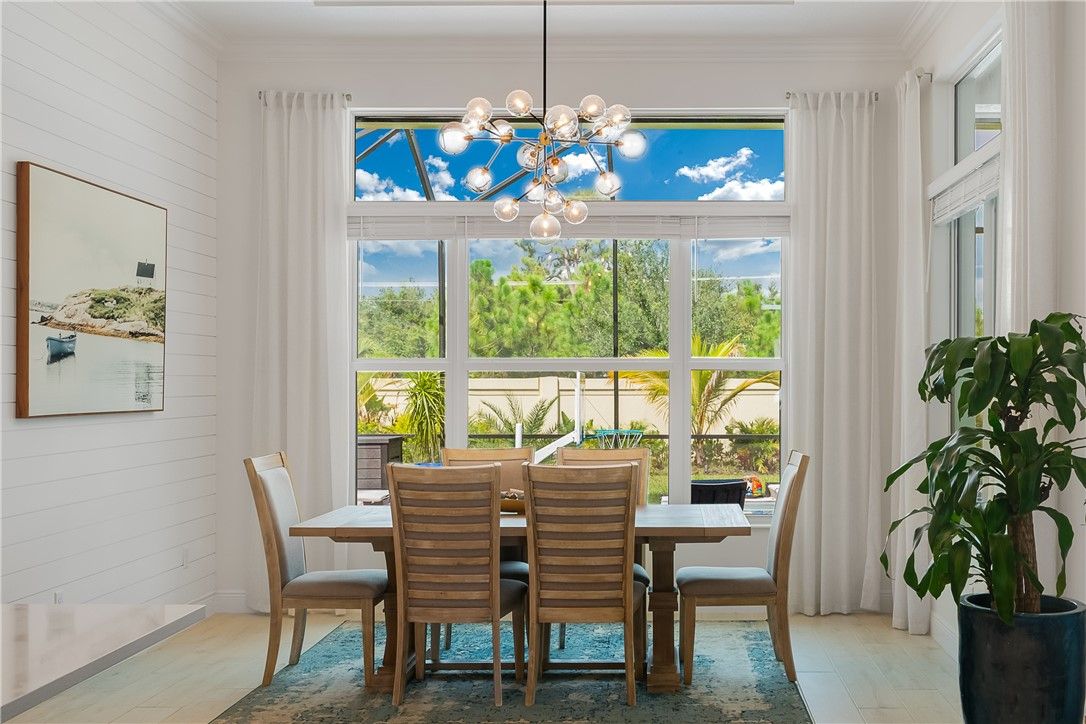 Dining room, Interior, Pendant Lights