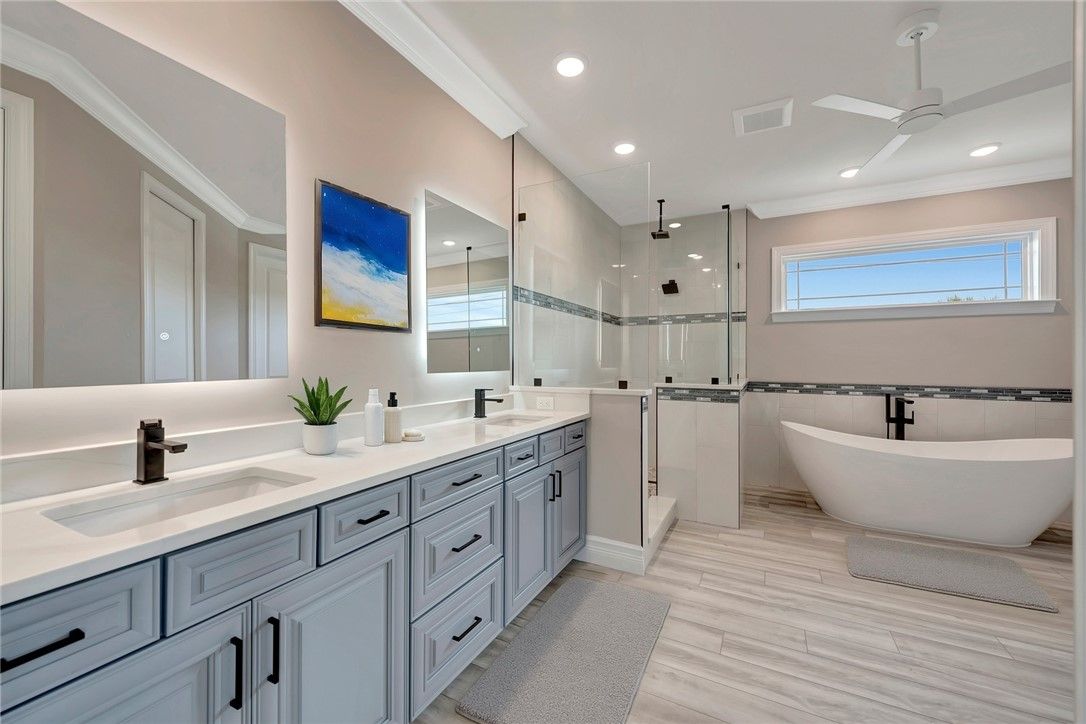 Bathroom, Dual Sink Vanities, Free Standing Baths, Glass Shower, Interior, Recessed Lighting