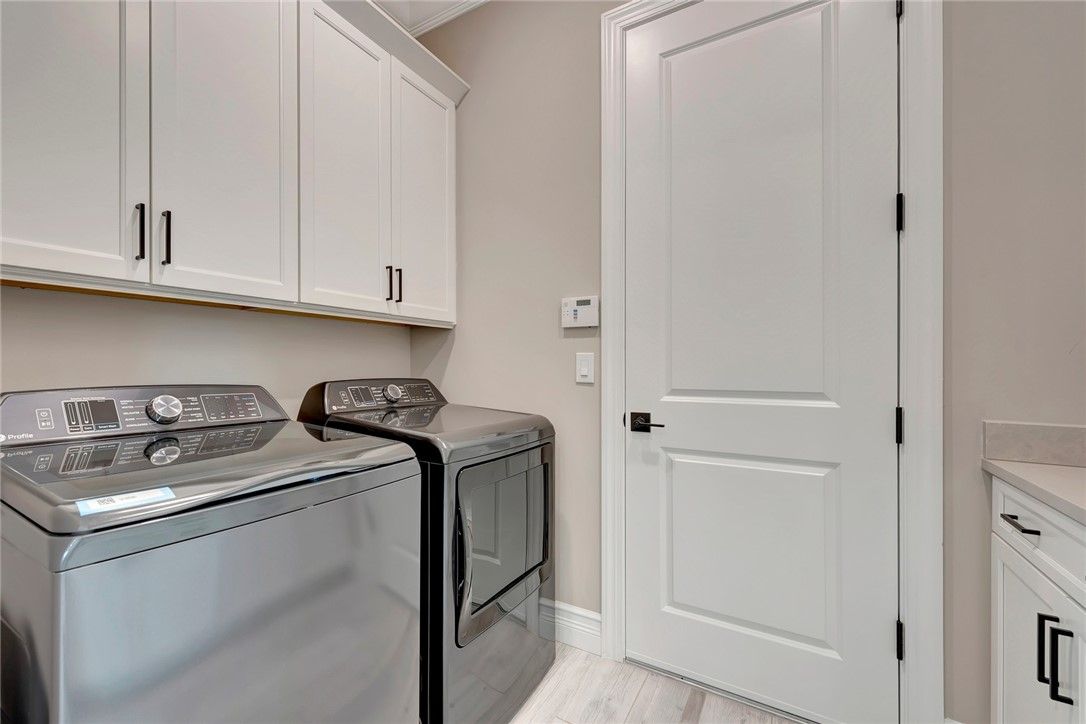Interior, Washer, Wood Texture Flooring
